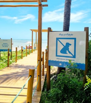 Porto de Pedras divulga proibições em área de praia Bandeira Azul