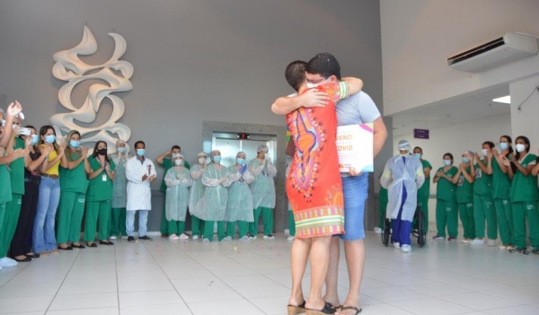 Hospital da Mulher registra milésima alta de paciente curado da Covid-19