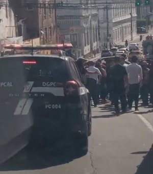 Policiais Civis pedem aumento de piso salarial em protesto realizado nesta sexta-feira (23)