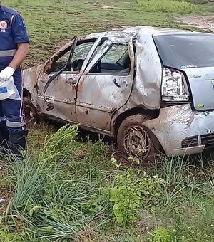 Acidente em rodovia deixa duas pessoas feridas em Arapiraca