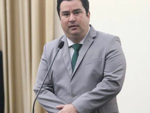 André Monteiro toma posse na Assembleia Legislativa após 3 anos e 11 meses como suplente