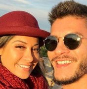 Mayra Cardi volta a expor Arthur Aguiar em stories no Instagram