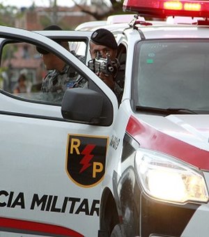 Homem é preso por tráfico de drogas na Grota do Rafael, em Maceió