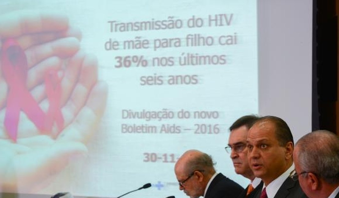 Governo certificará município que eliminar transmissão do HIV de mãe para filho