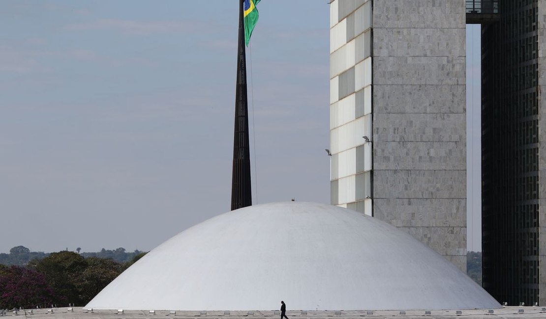Ministro das Comunicações fala ao Senado sobre internet nas escolas
