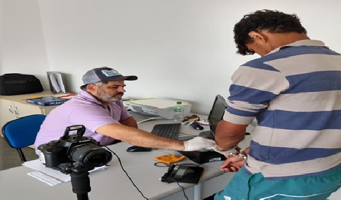 Núcleo de Identificação realiza consulta biométrica em Palmeira dos Índios