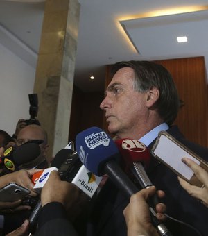 Bolsonaro diz que apoia suspensão da tabela do frete