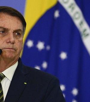 Bolsonaro pede a Crivella o retorno do futebol no Rio