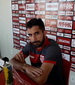 Lucas Abreu revela desejo de permanecer no CRB