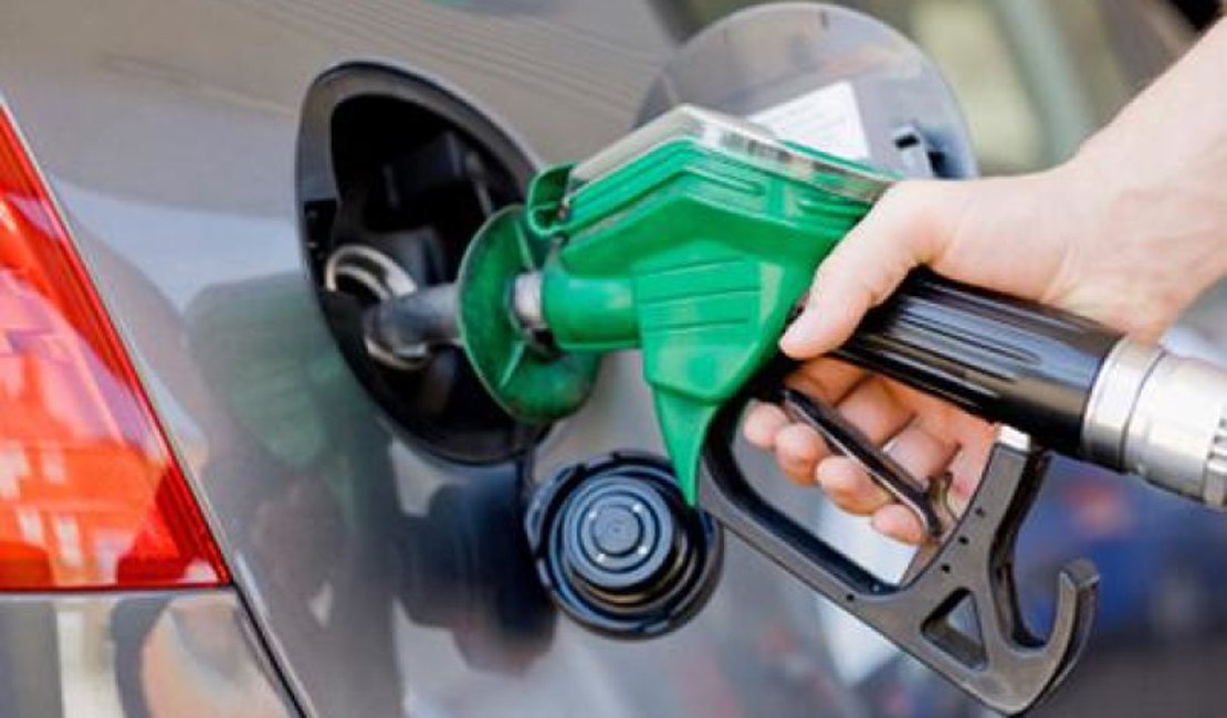 Petrobras sobe preço da gasolina em 0,8% e corta 0,2% no diesel