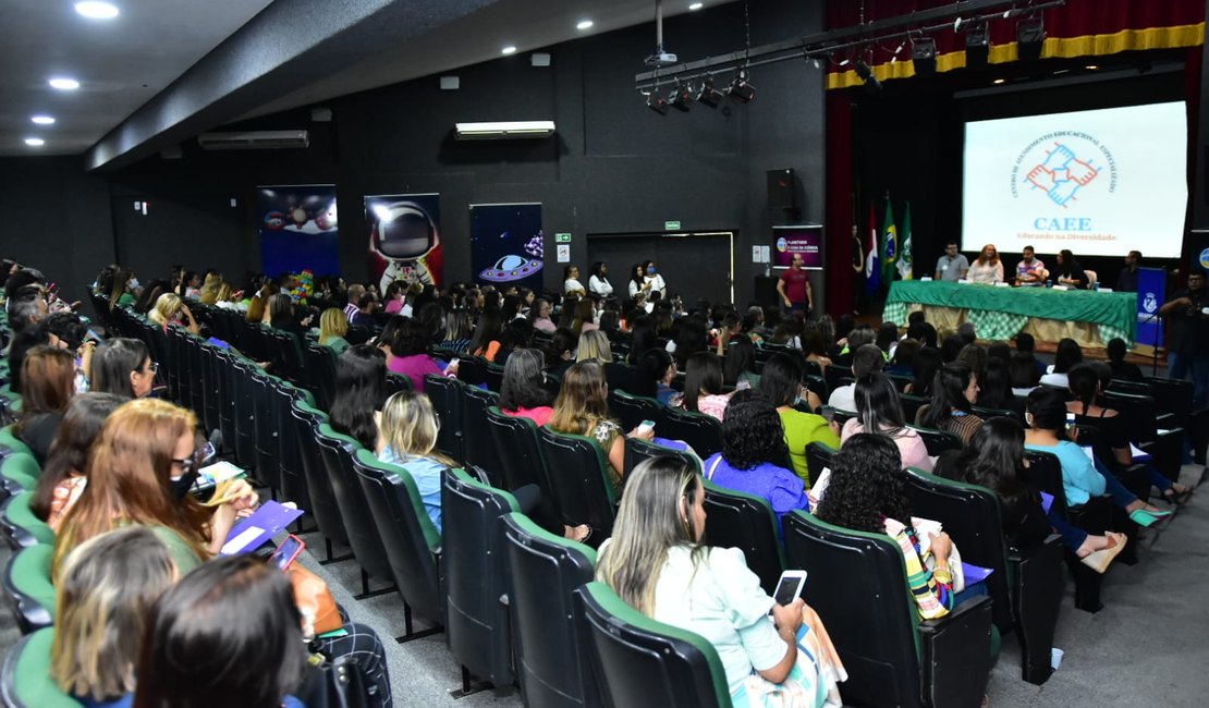 Com plenário lotado, Educação inclusiva é debatida com técnicos e gestores escolares em Arapiraca