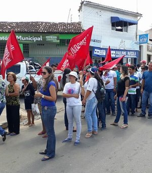 Agentes de Saúde realizam manifestação em cidade do Agreste alagoano