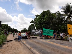 BR-101 é liberada após negociação entre índios e DNIT em Joaquim Gomes