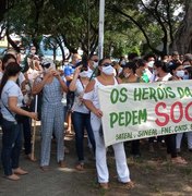 Profissionais da enfermagem fazem protesto contra jornada sem folga em Maceió