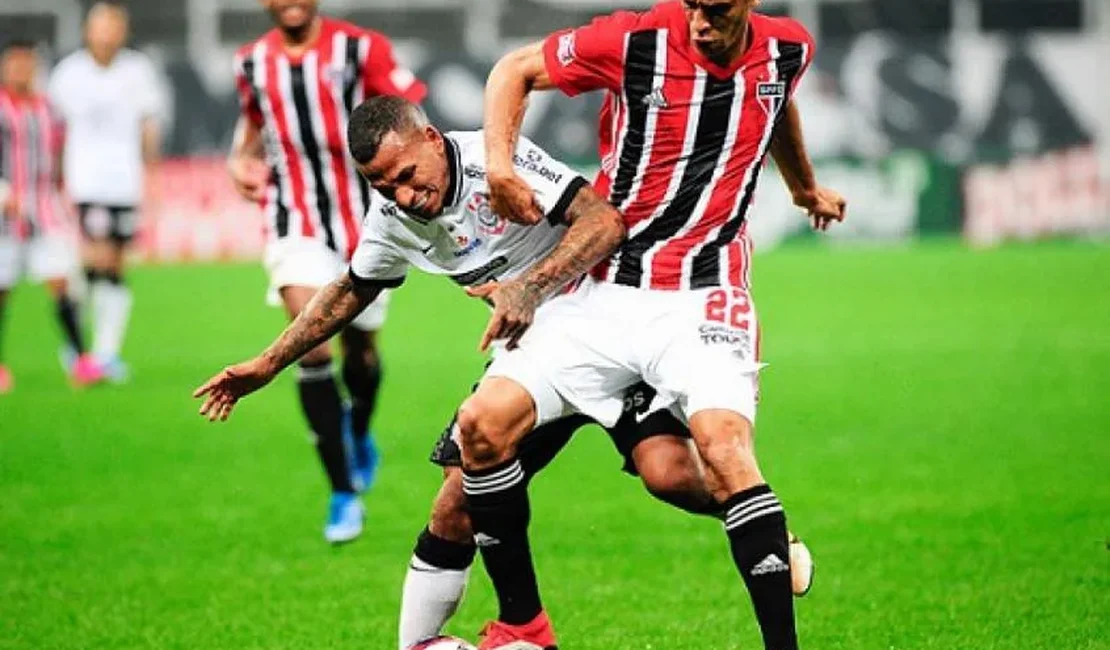 São Paulo sai na frente, Corinthians vira, mas Tricolor busca empate nos acréscimos