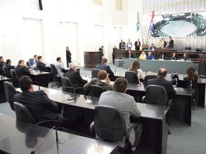 Deputados Bruno Toledo e Luiz Dantas disputam a presidência da Assembleia Legislativa 