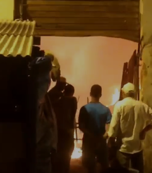 [Vídeo] Galpão de material reciclável em Mata Grande é atingido por incêndio