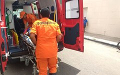 Motorista passa mal ao volante e bate em poste no centro de Arapiraca
