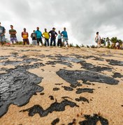 Manchas de petróleo invadem todos municípios do litoral Norte