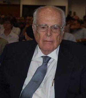 Carlos Lyra, dono da Fábrica da Pedra e Rádios Delmiro, morre aos 92 anos