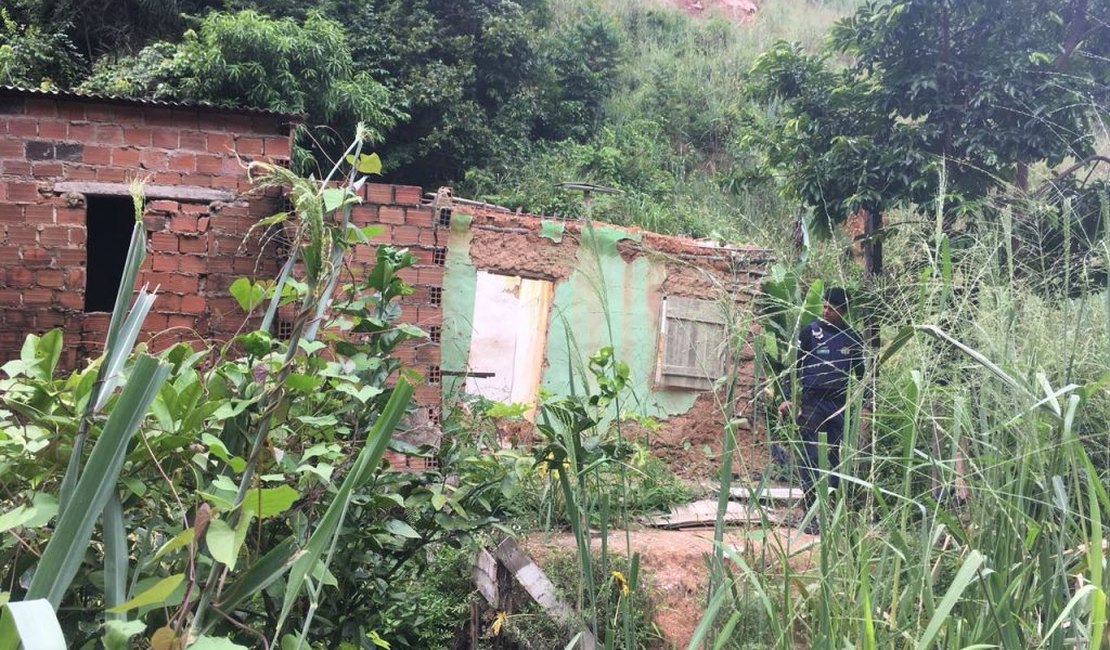 Defesa Civil começa a demolir 50 moradias em Maceió nesta quinta