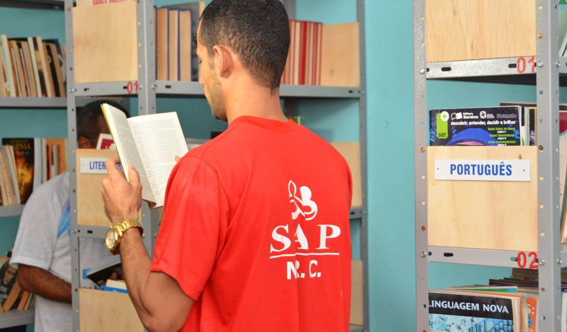 Bibliotecas do sistema prisional alagoano somam mais de 12 mil livros
