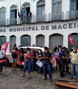 [Vídeo] Maceioenses protestam contra título de cidadão honorário para Bolsonaro