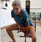 Mestre de ioga usa testículos para fazer levantamento de até 75 quilos