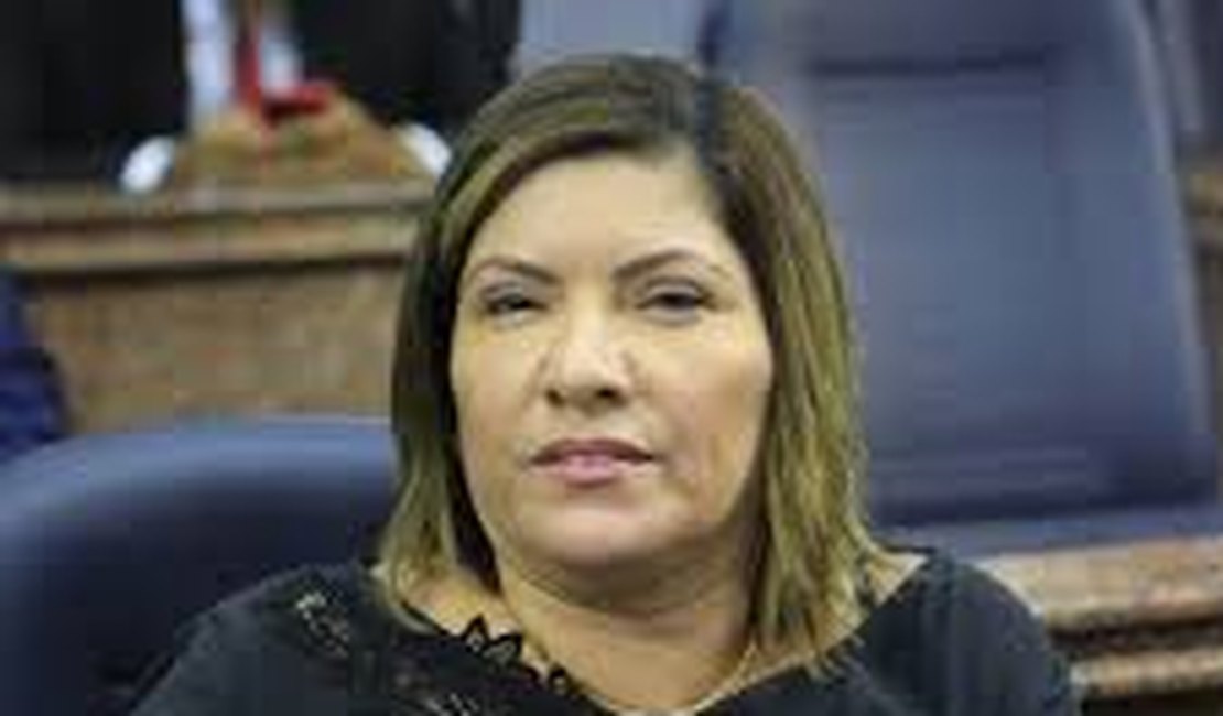 'Não me alegro com essa situação', diz Ana Hora sobre substituir Silvânio Barbosa na Câmara de Maceió