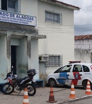 [Vídeo] Homem é preso em Penedo após ser denunciado por estuprar a enteada durante 15 anos