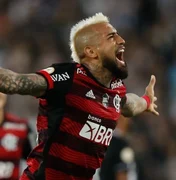 Hora de ser titular? Vidal se destaca no Flamengo e coloca 'pressão' em Dorival Júnior