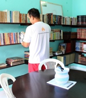 Biblioteca é implantada no presídio Cyridião Durval