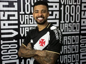 Vasco anuncia a contratação do meia Paulinho