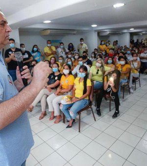 Alfredo Gaspar, candidato a prefeito de Maceió,  homenageia médicos pelo seu dia