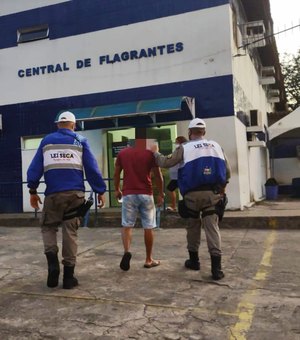 Homem é preso com 22kg de maconha no Benedito Bentes