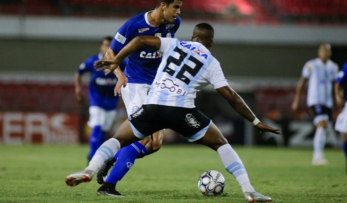 Hugo Cabral marca golaço e decide vitória sofrida do CSA sobre o Paysandu por 1x0