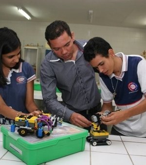 Alunos de escola de São Miguel constroem mão biônica