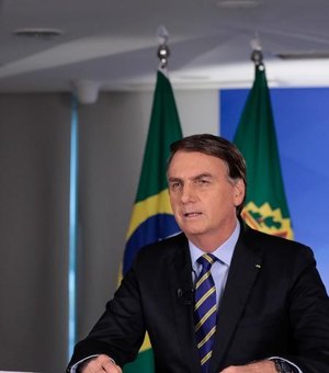 Às vésperas de pico de casos, Bolsonaro vê covid-19 'começando a ir embora'