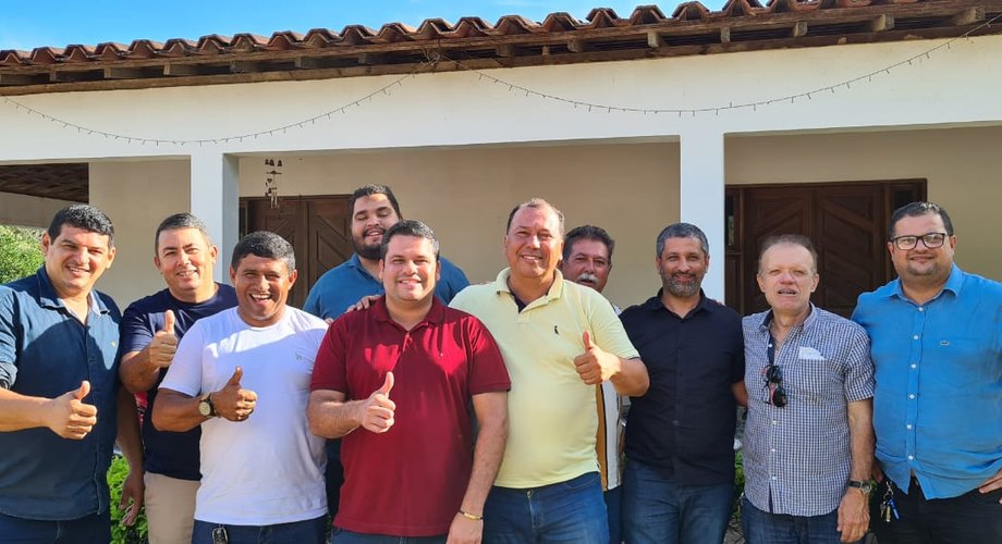 Vereadores formam grupo para apoiar Thiago ML à presidência da Câmara de Arapiraca