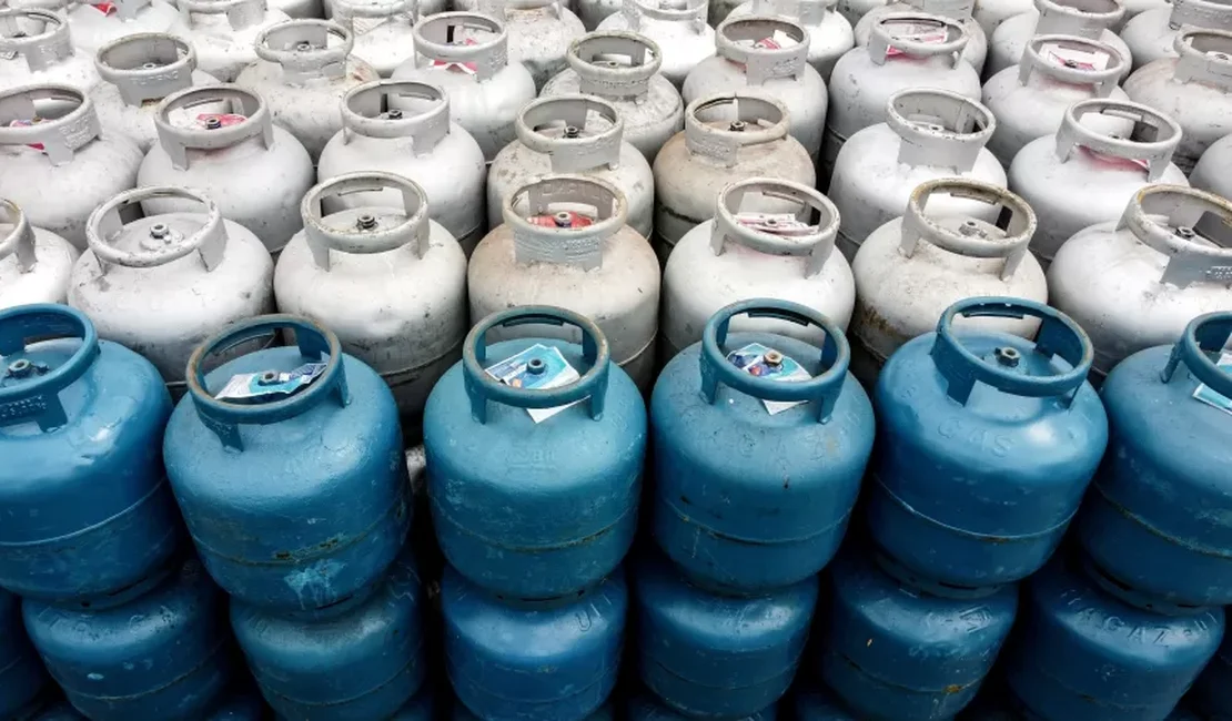 Gás de cozinha pode chegar a R$ 90 em Maceió com novo aumento da Petrobras