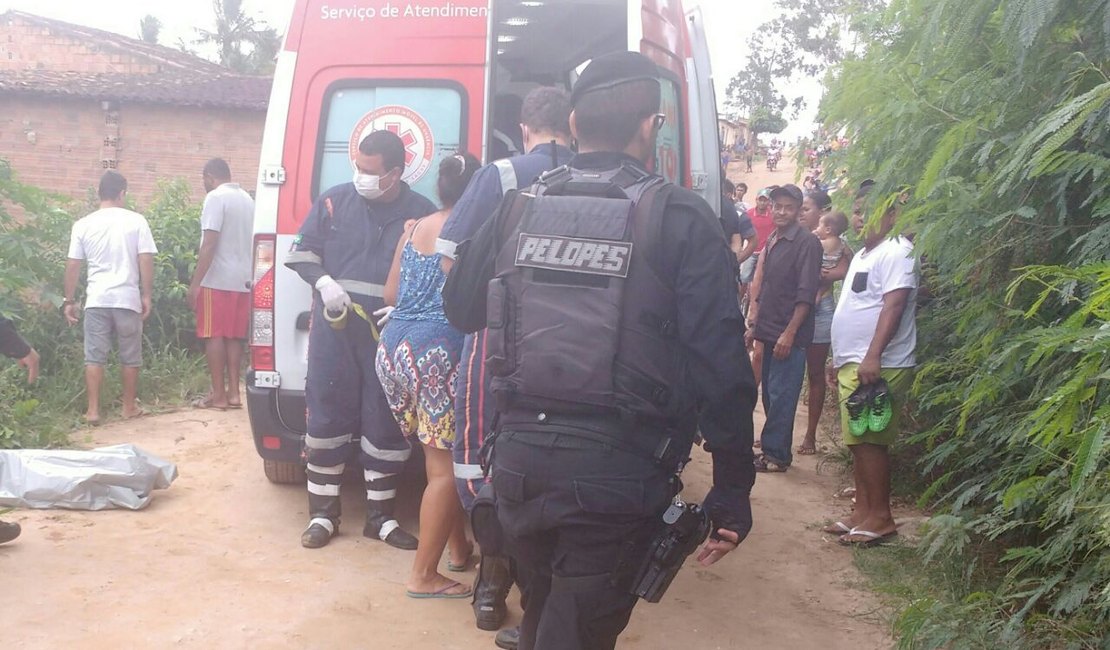 Homem é executado quando saía de casa na Canafístula