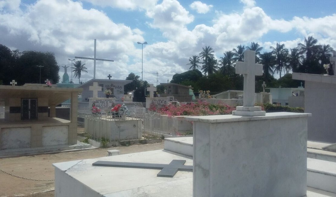 Visitas a cemitérios estão suspensas no dia de finados em Arapiraca