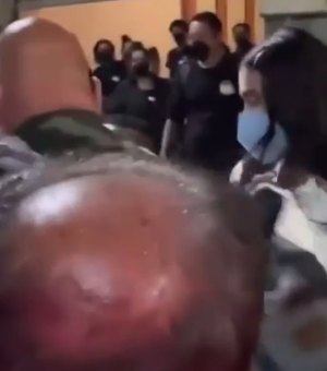 Dua Lipa é atacada por “fã” ao deixar set de gravação na Cidade do México