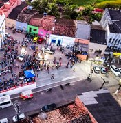 Católicos participam de procissão para celebrar festa da padroeira de Porto Calvo