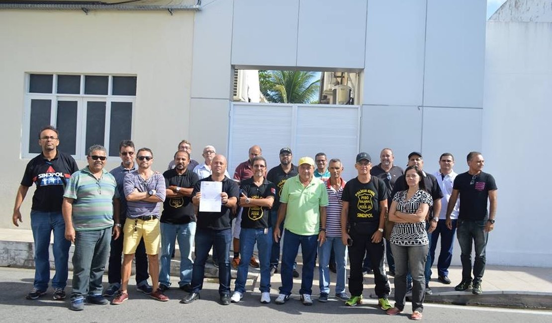 Policiais civis aceitam proposta do governo e suspendem greve em Alagoas