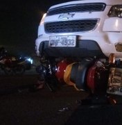 Colisão entre caminhonete e moto deixa ferido na AL-110, em Arapiraca