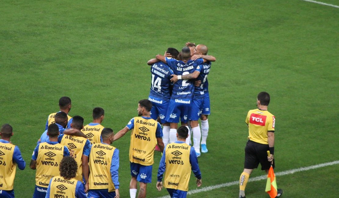 CSA toma gol nos acréscimos e perde para o Grêmio em Porto Alegre