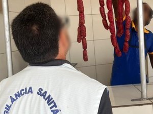 Vigilância Sanitária de Maceió apreende linguiça clandestina em estabelecimentos na Levada