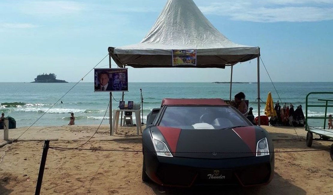 Pastor forja evento evangélico para vender carro na praia e culpa 'Satanás'