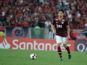 Cruzeiro planeja nova investida por Rodrigo Caio, do Flamengo